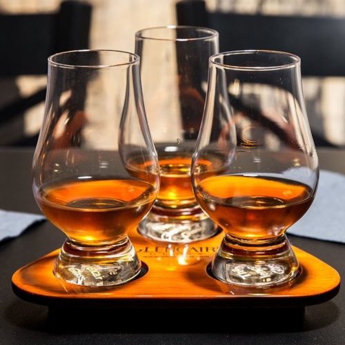 Tastingset op Luxe houten display - 3 Glencairn glazen